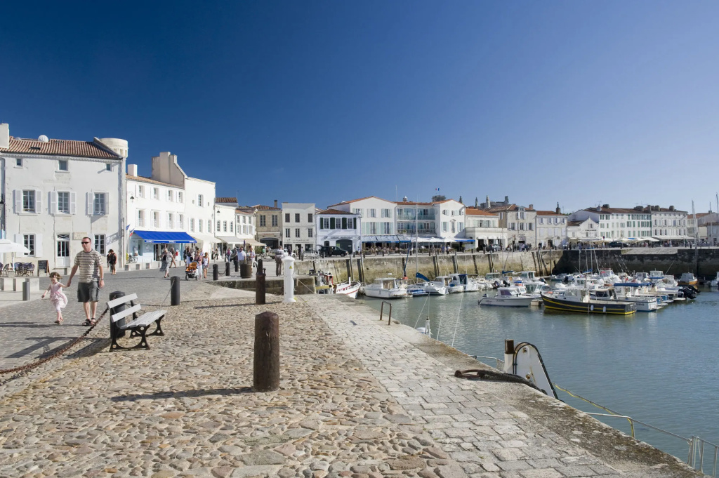 Beach & Waterfront