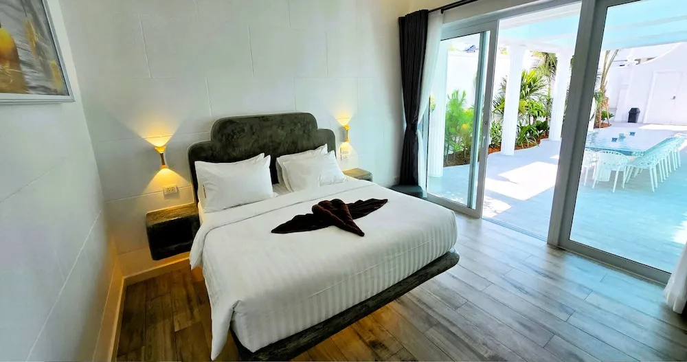 Отель STARLAND Luxury Pool Villa Pattaya Walking Street в Паттайе