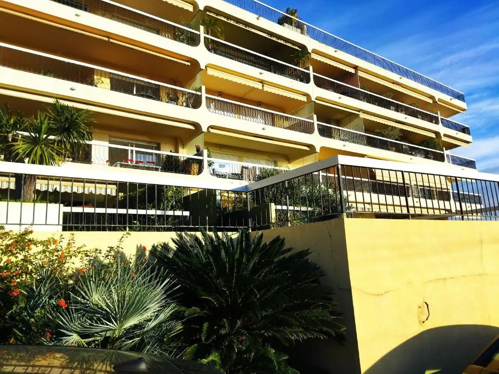 3 pièces vue mer et piscine quartier Parc Impérial
