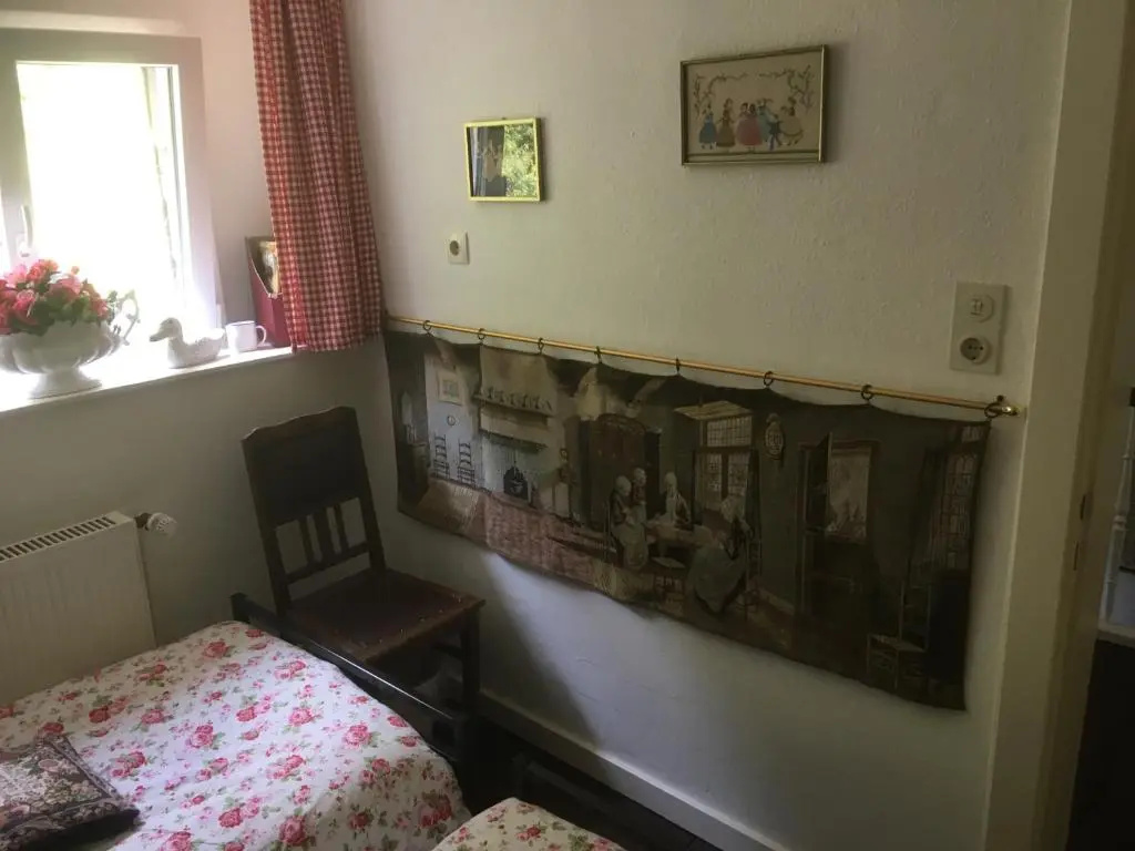Economy room