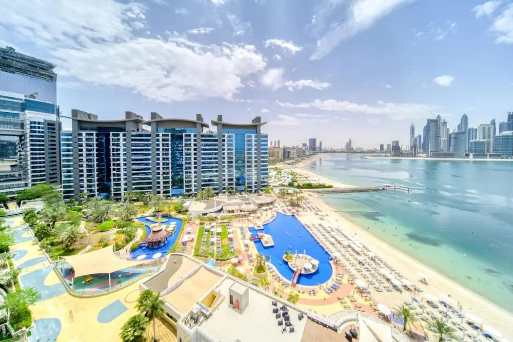 Modish Palm 3BR w Private Balcony Beach Access