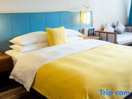 Deluxe Double room (full double bed)