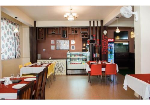 Отель Breath-taking valley view rooms in shimla, фото 13