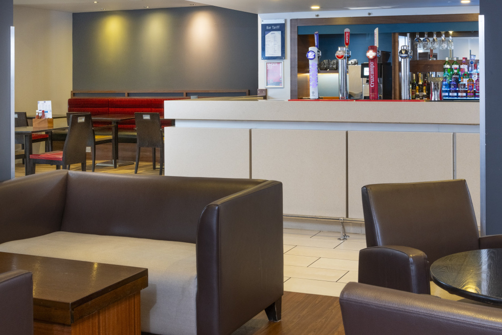 Holiday Inn Express Warwick - Stratford-upon-Avon by IHG - Général