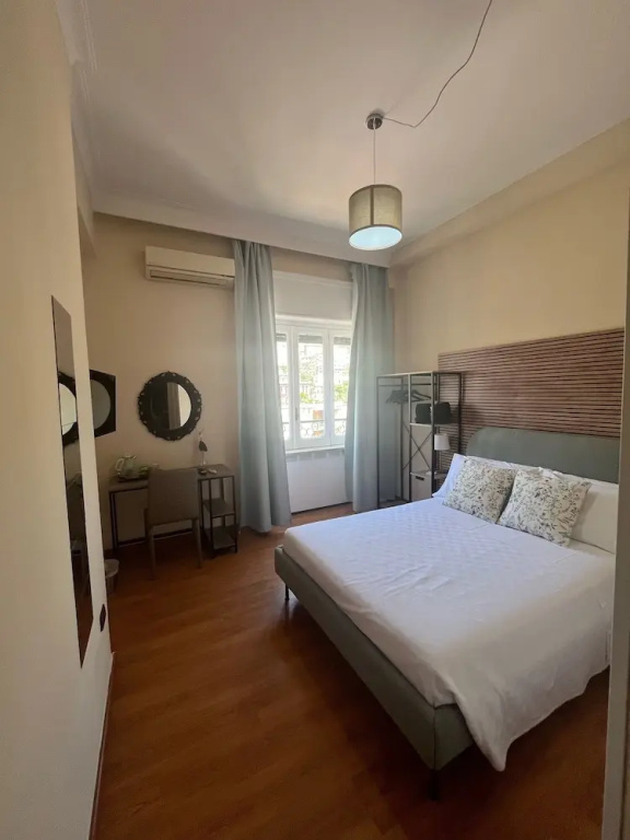 Deluxe Double room (full double bed)