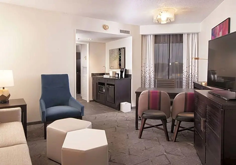 Embassy Suites by Hilton Raleigh Crabtree - Chambres