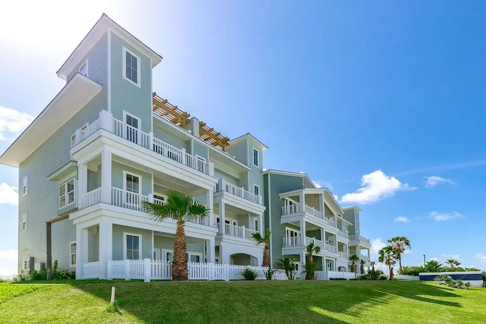 200 Piper Blvd House Unit C5 - 3 Br townhouse by RedAwning