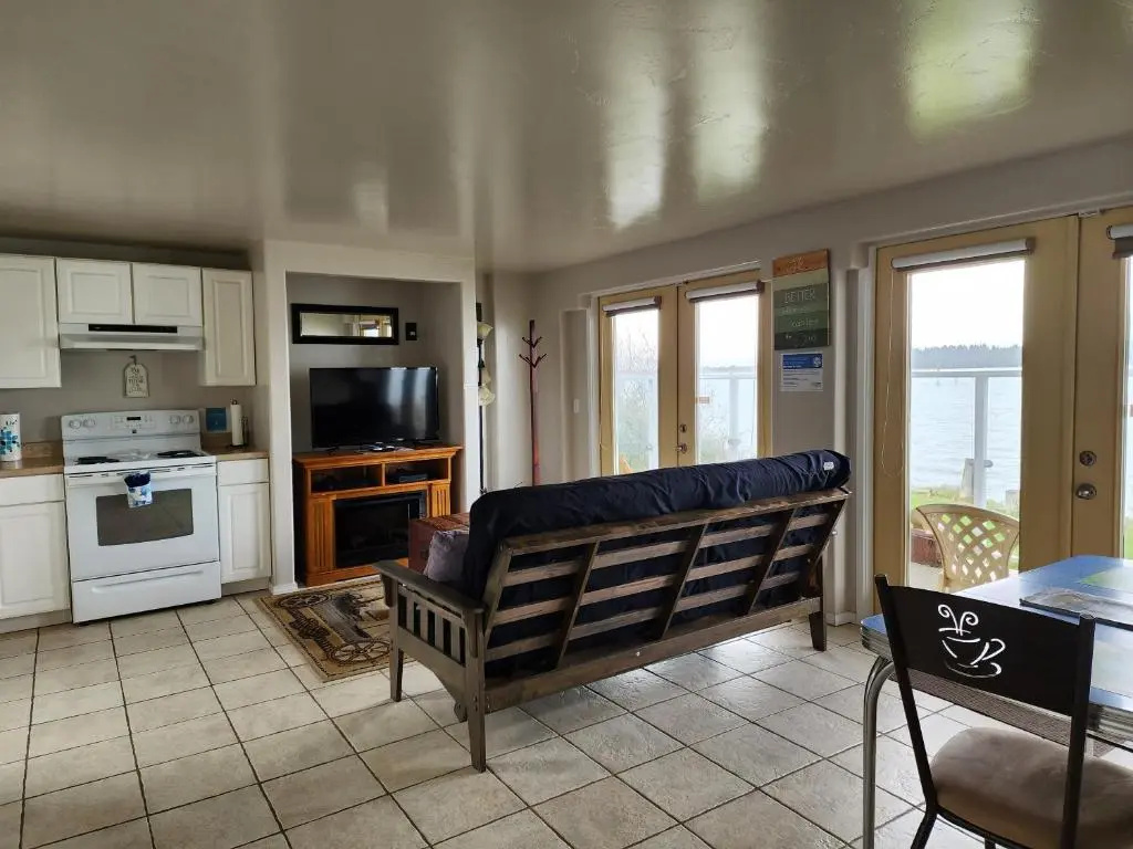 Standard room with water view