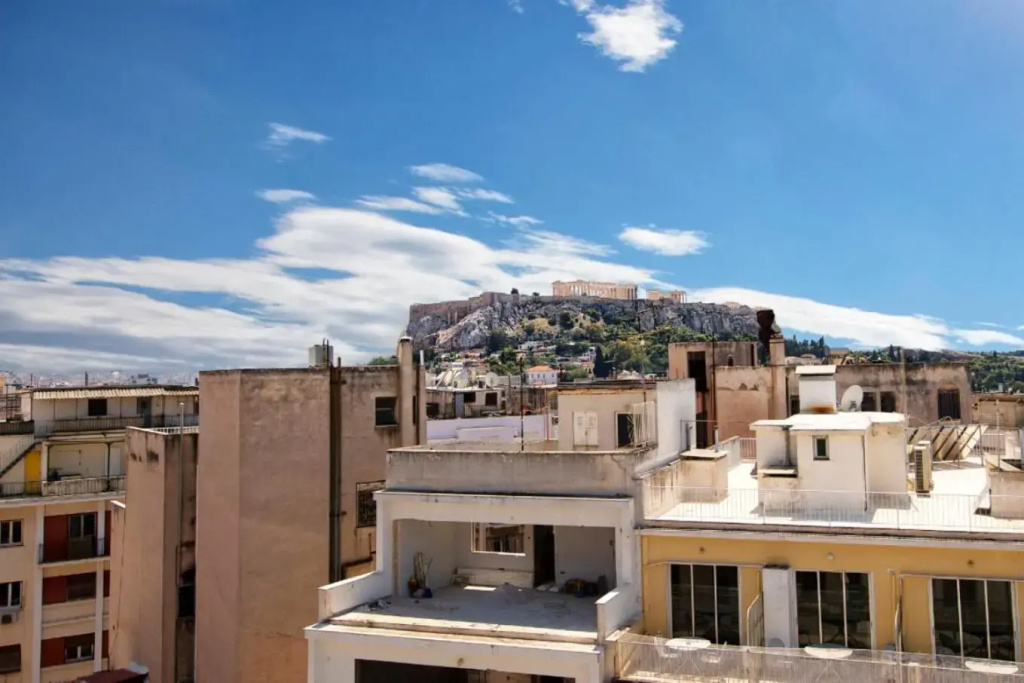 Topfloor stylish apartment with Acropolis view!