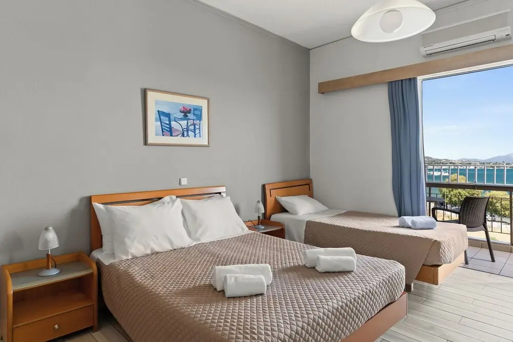 Standard Triple room