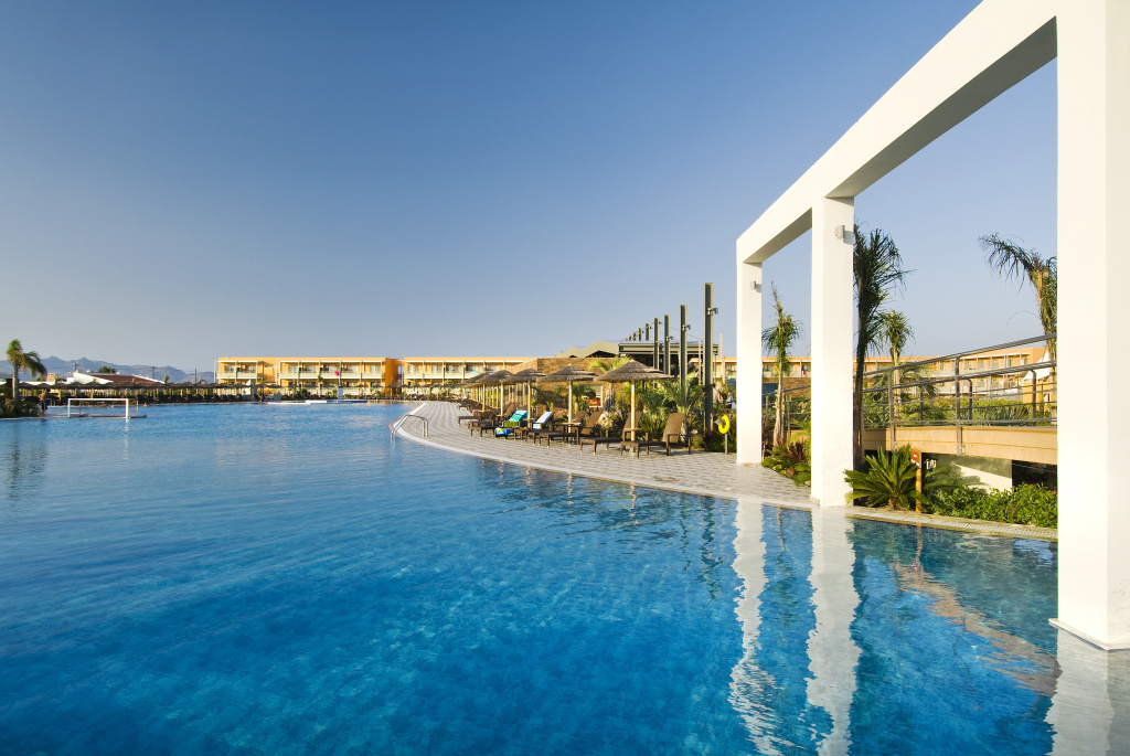 Beach & Waterfront