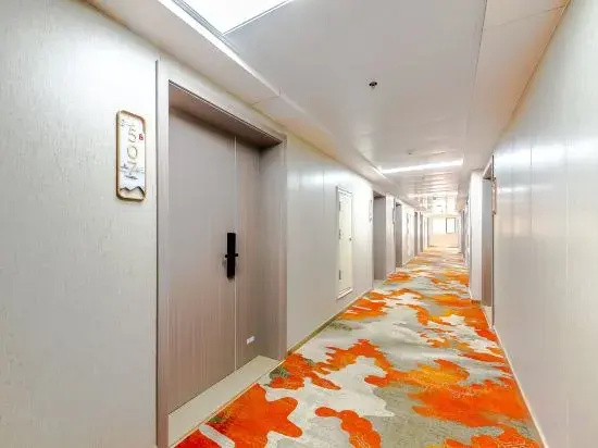 Zhubai No.1 Mansion Hotel (Qingdao May Fourth Square Hisense Bridge Subway Station) — фото
