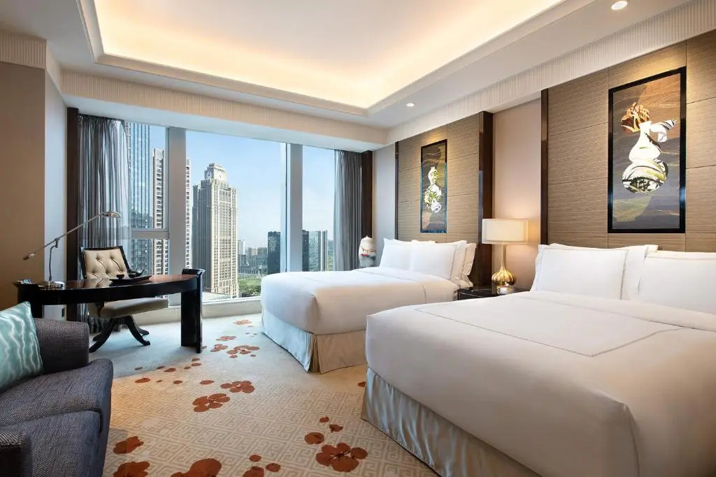 Fairmont Gold Double room (twin beds)