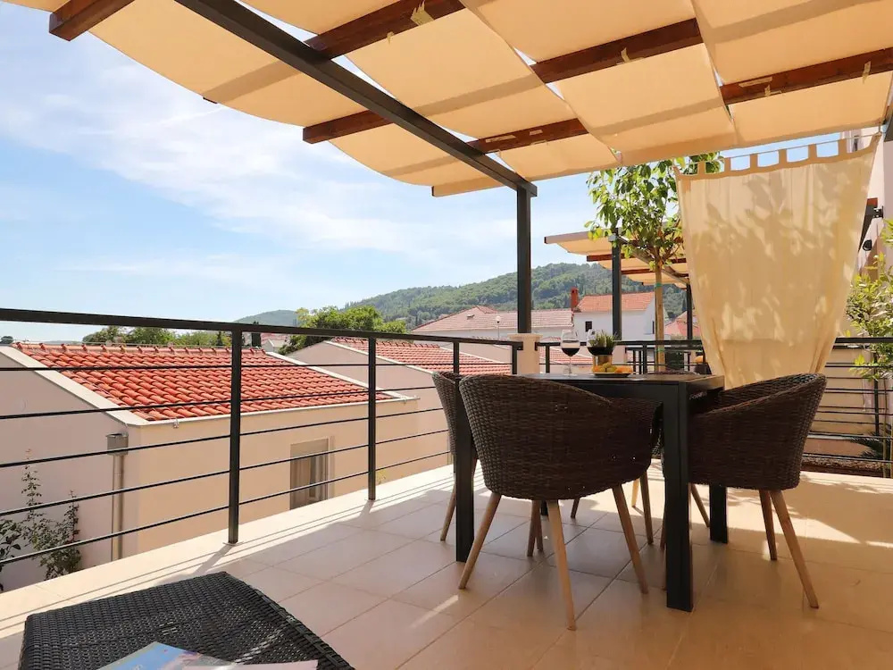 Apartment in Ugljan With Beach and Pool