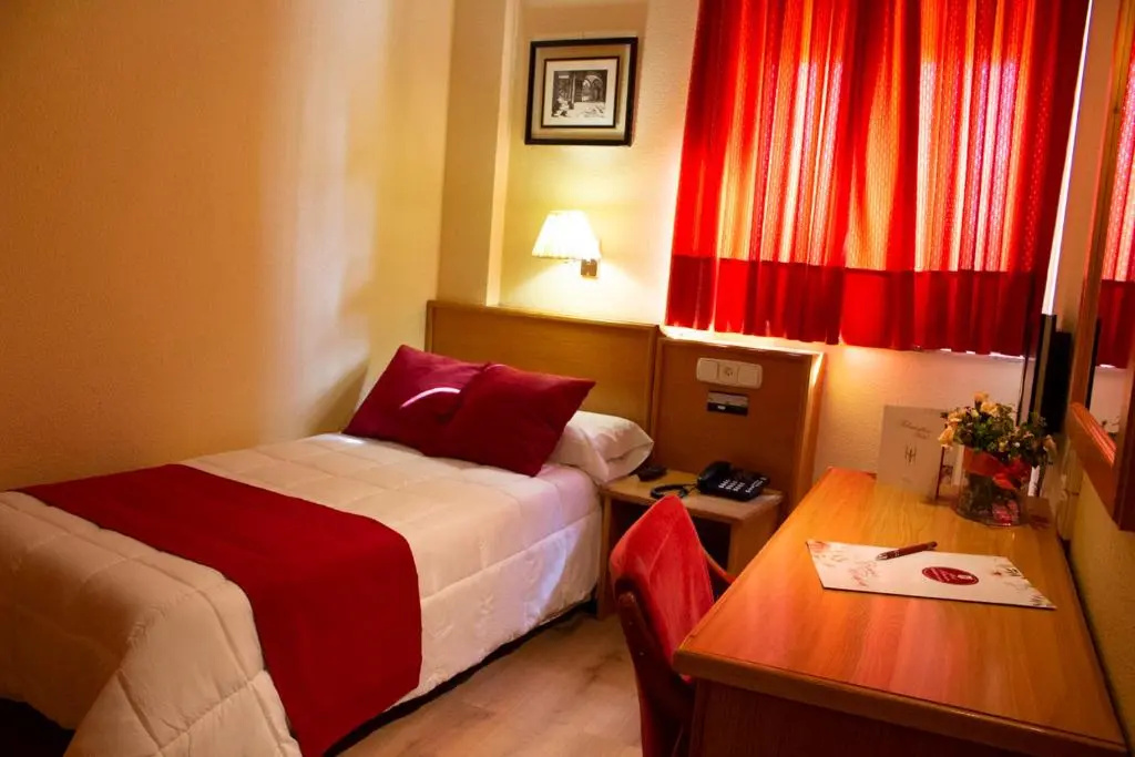 Hotel Helmántico - Chambres