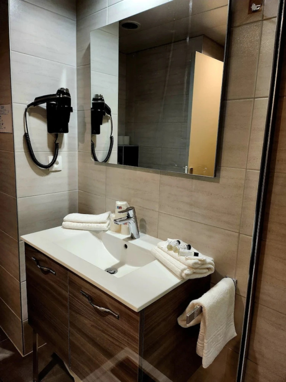 Economy room