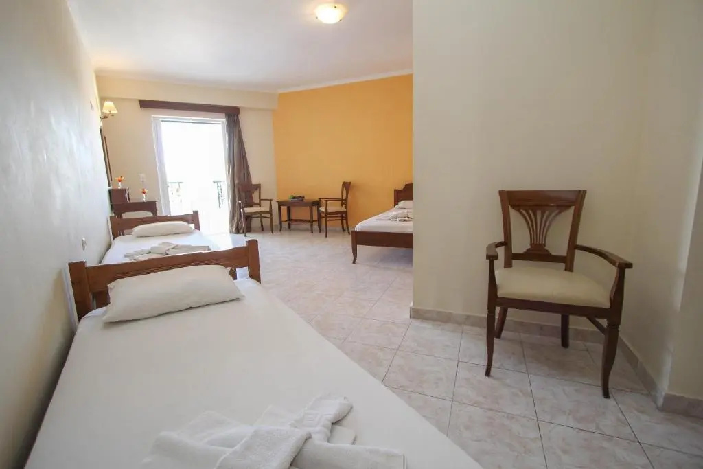 Suite with pool view