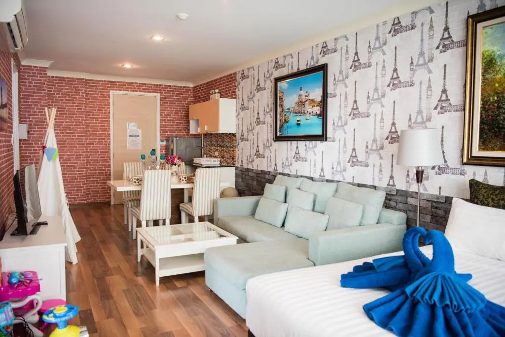 2 Bedrooms Apartment with mountain view