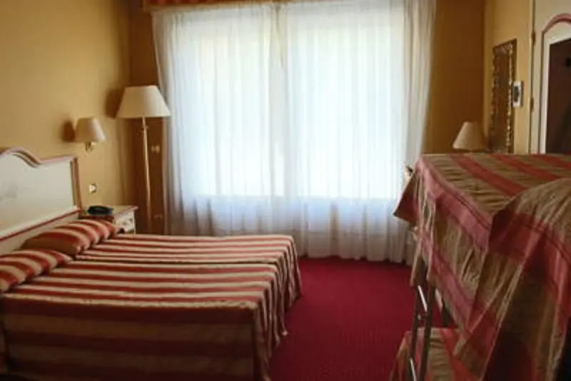 Double room (twin beds)