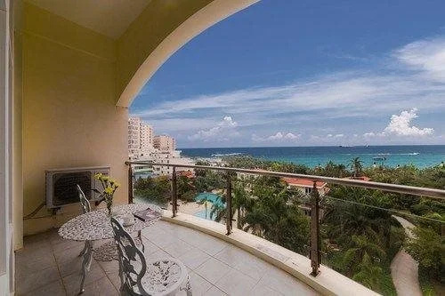 Beach & Waterfront