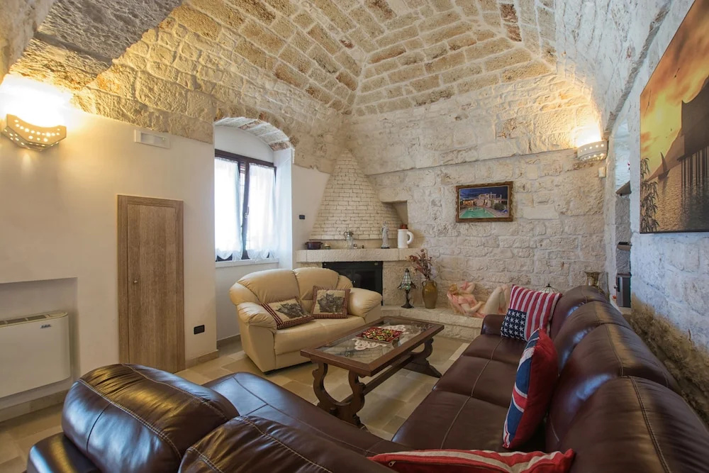 4 Bedrooms Villa with balcony