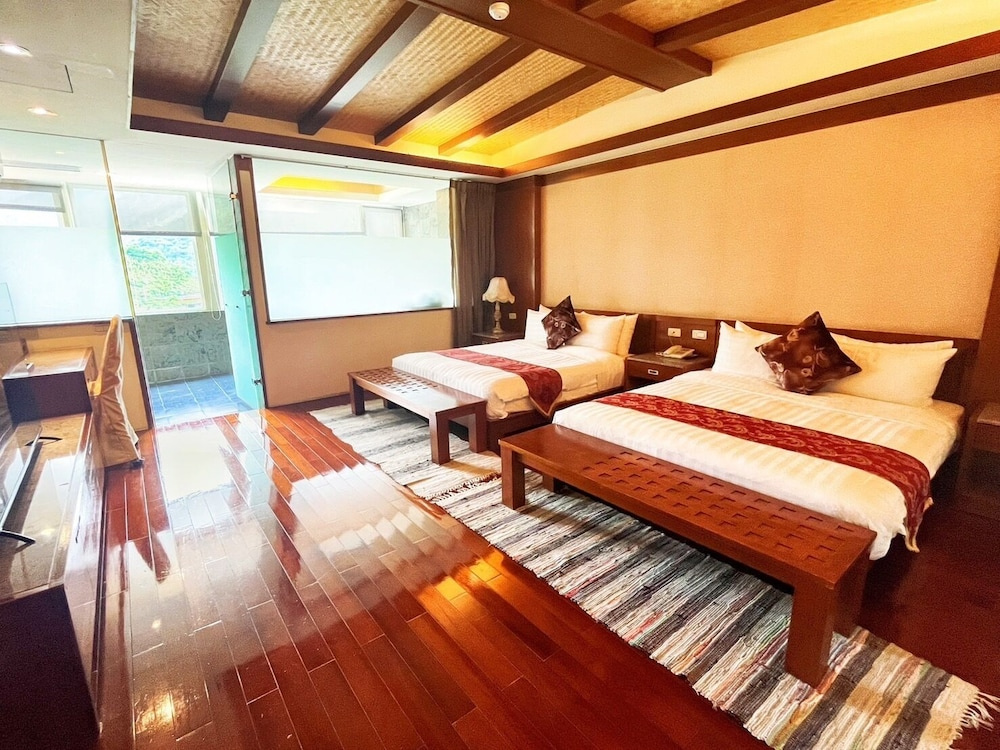 Deluxe Quadruple room with mountain view