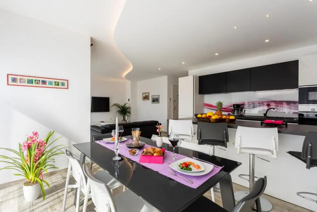 Apartment with sea view