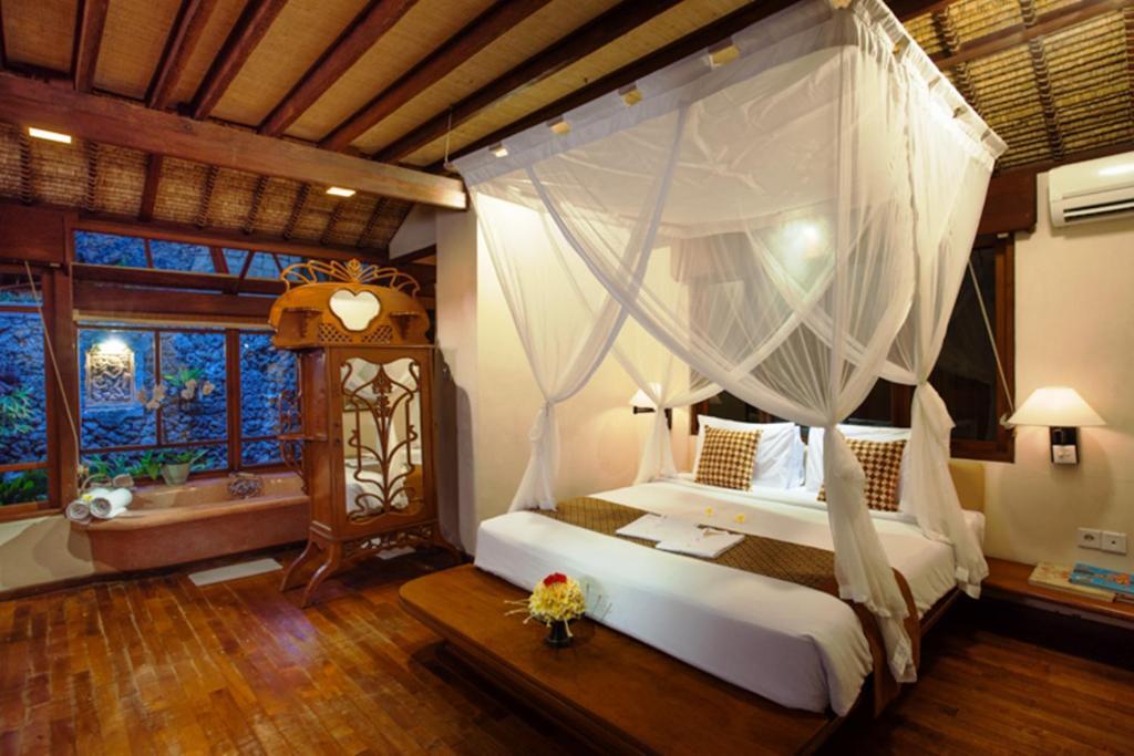 Tandjung Sari Hotel