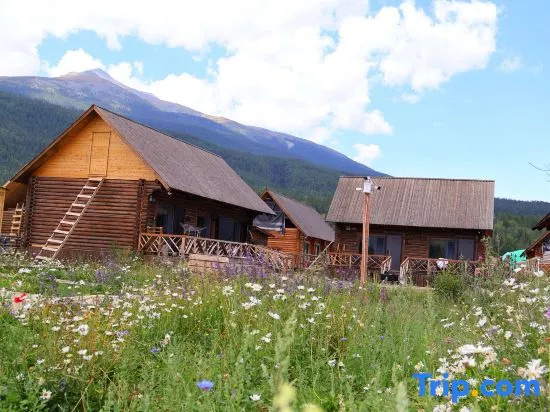 Leisurely Idle · Snow Mountain Panorama · Garden Vacation Apartment (Kanas Scenic Area)