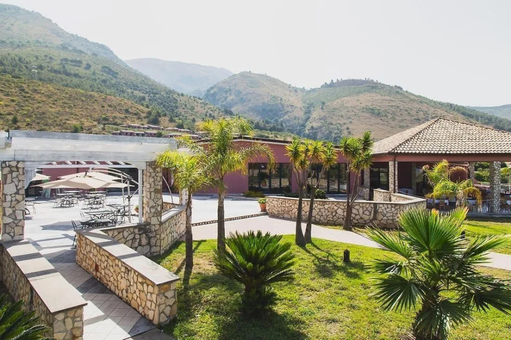 Nelema Beach Arco Magno Resort