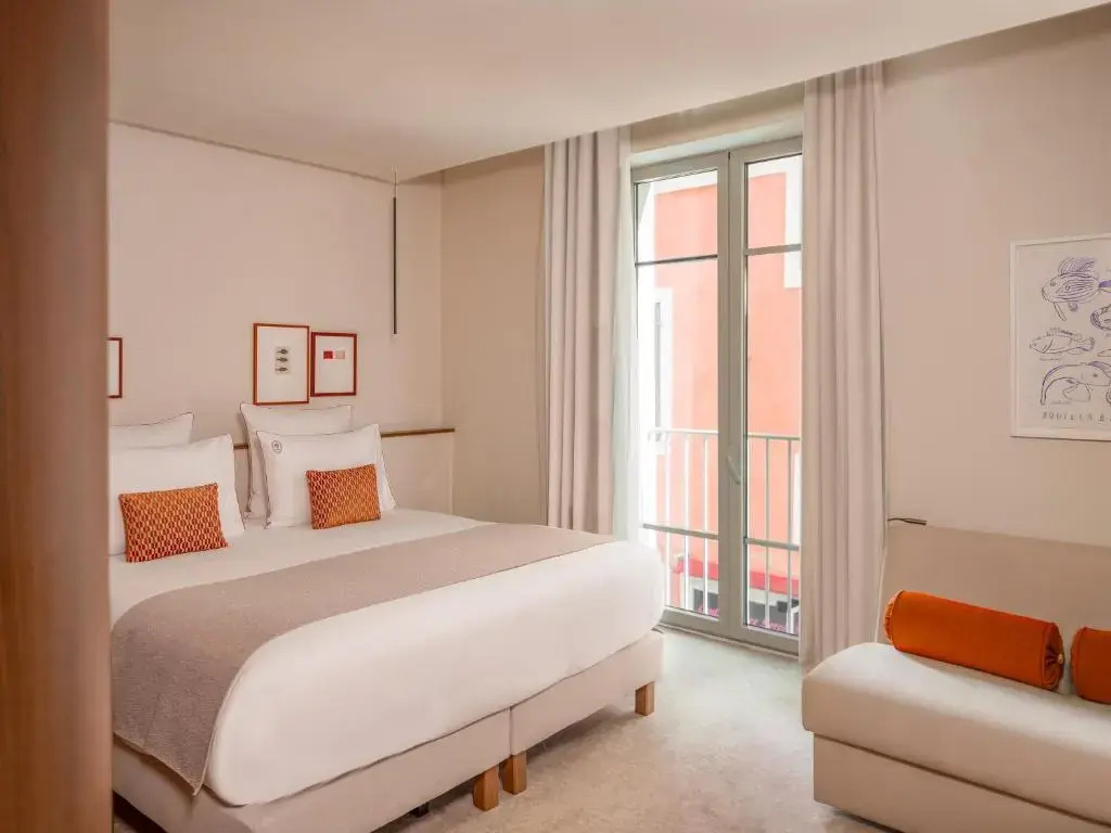 Comfort room