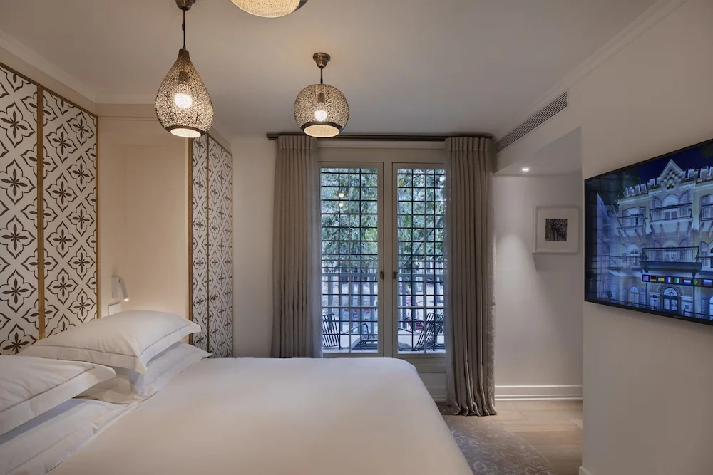 Люкс с балконом в The Drisco Hotel Tel Aviv - Relais & Chateaux