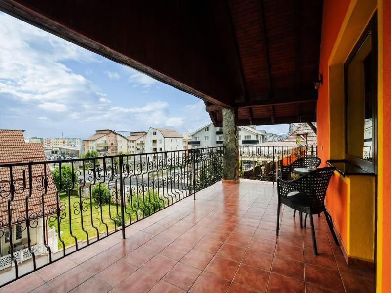 Superior Double room with balcony (full double bed)