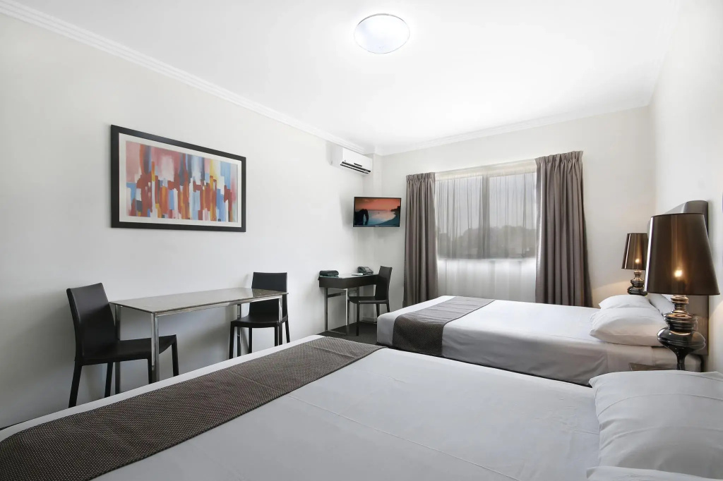 Double Suite (twin beds)