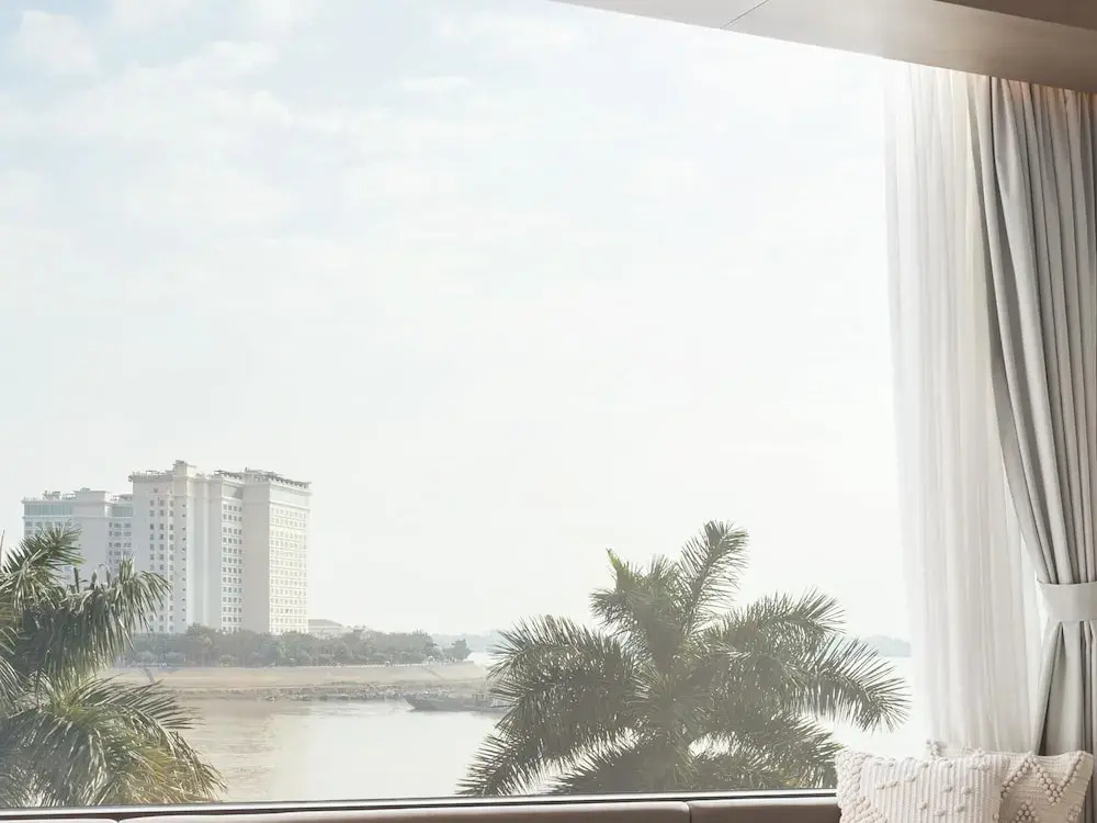 Deluxe Double room with river view (full double bed)