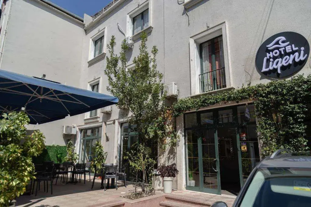 Hotel Liqeni Tirana