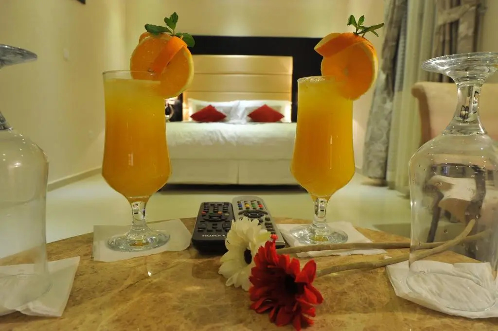 Food & Beverage