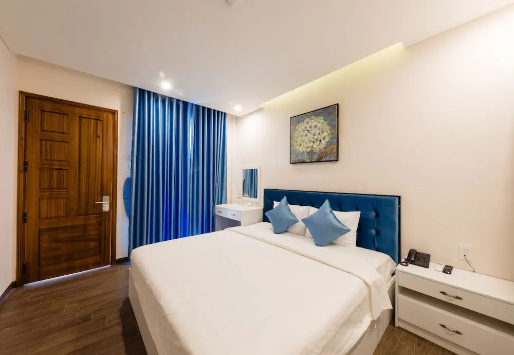 Deluxe Double room with pool view (full double bed)