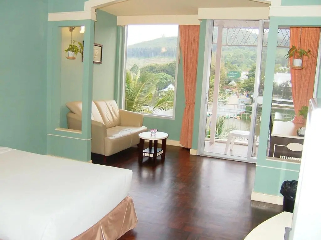 Superior Double room with lake view (twin beds)