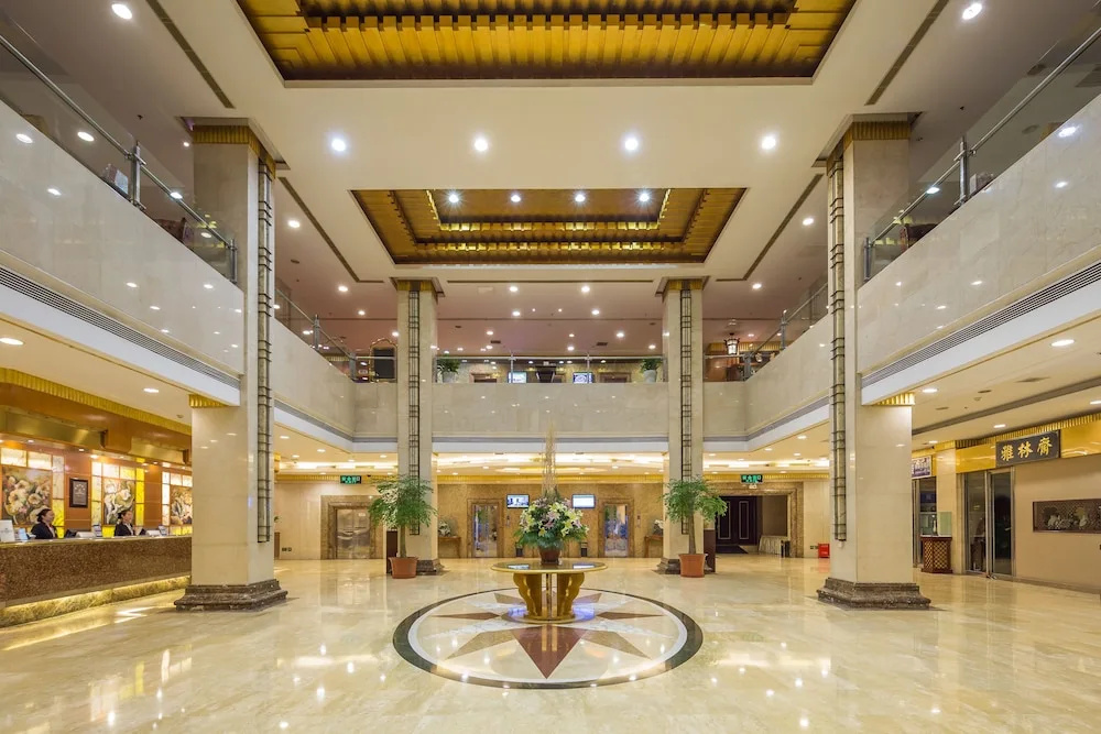 Lobby & Reception