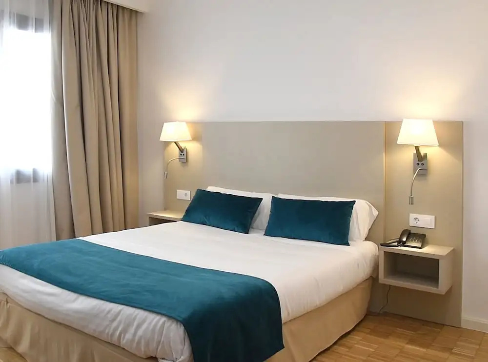 Deluxe Double room with balcony (full double bed)