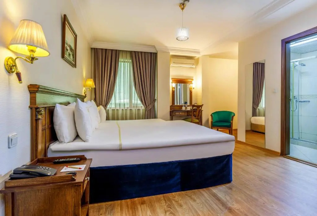 Hotel Golden Crown - Chambres
