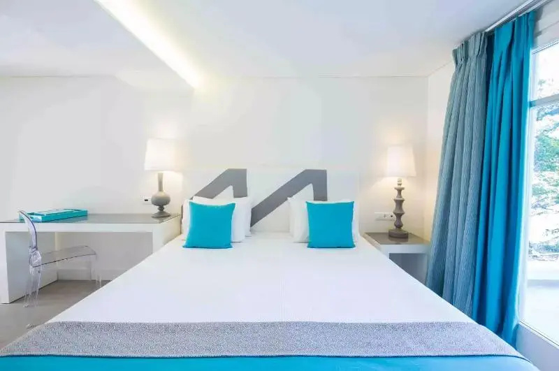 Deluxe Double room with garden view (full double bed)