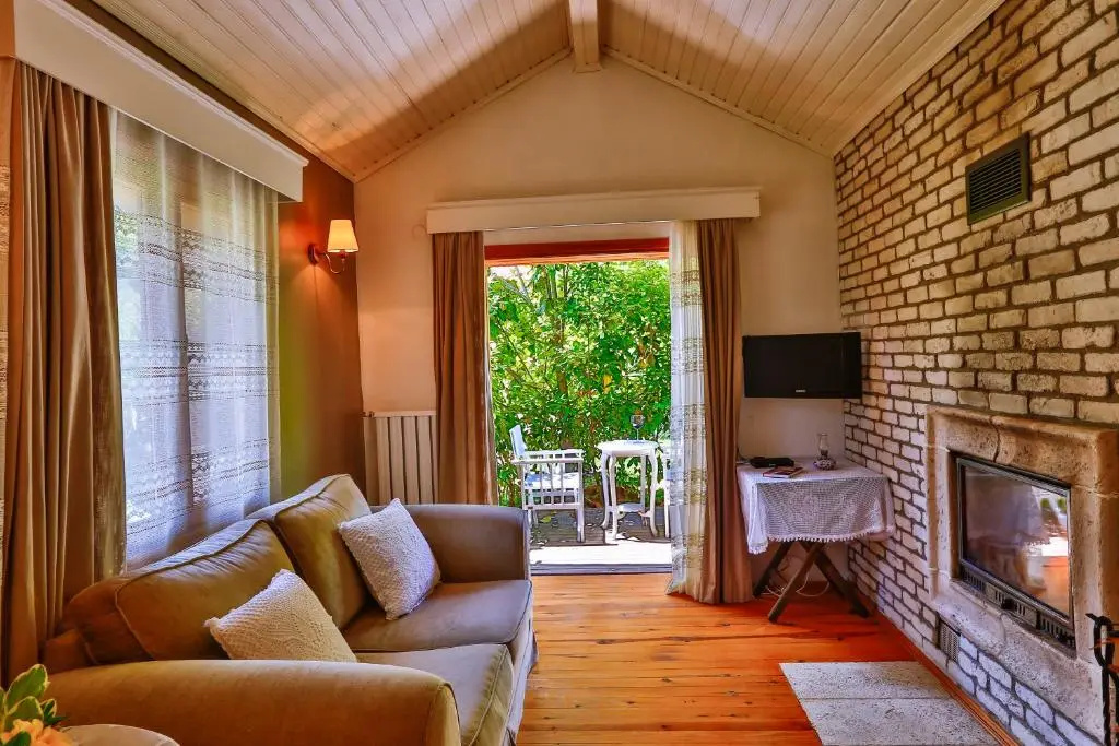 Deluxe Bungalow