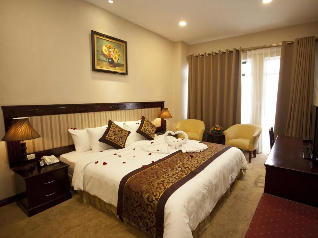 Double Suite full double bed