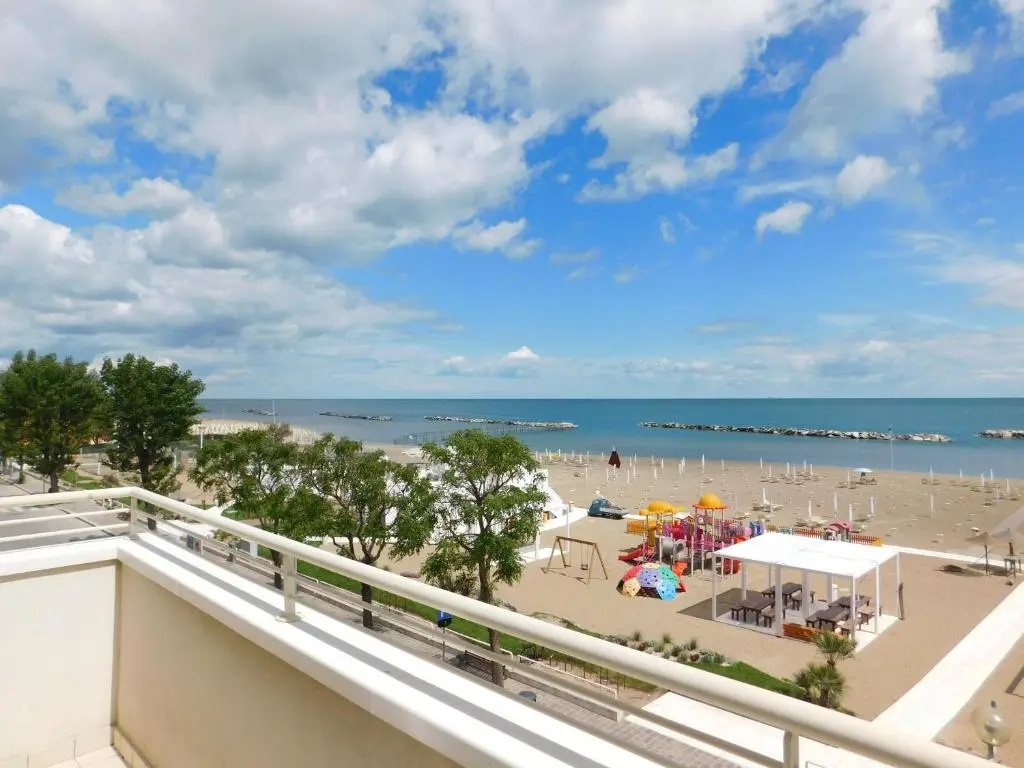Standard Double room beachfront (full double bed)