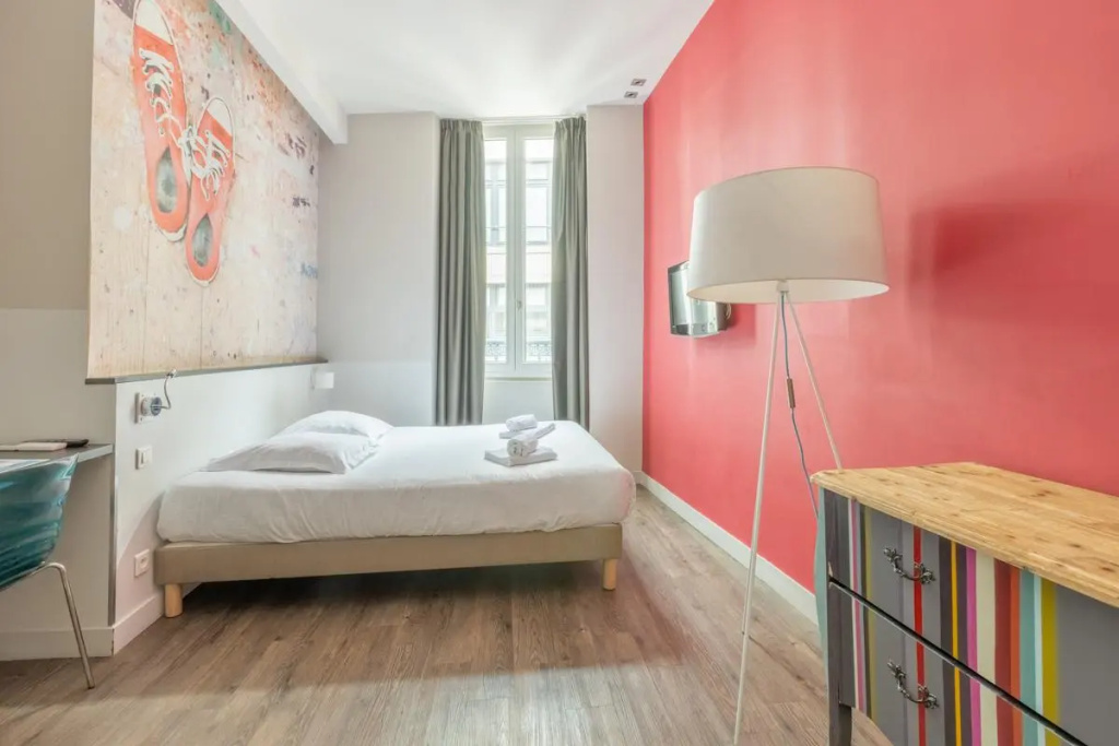 Classic Double room (full double bed)