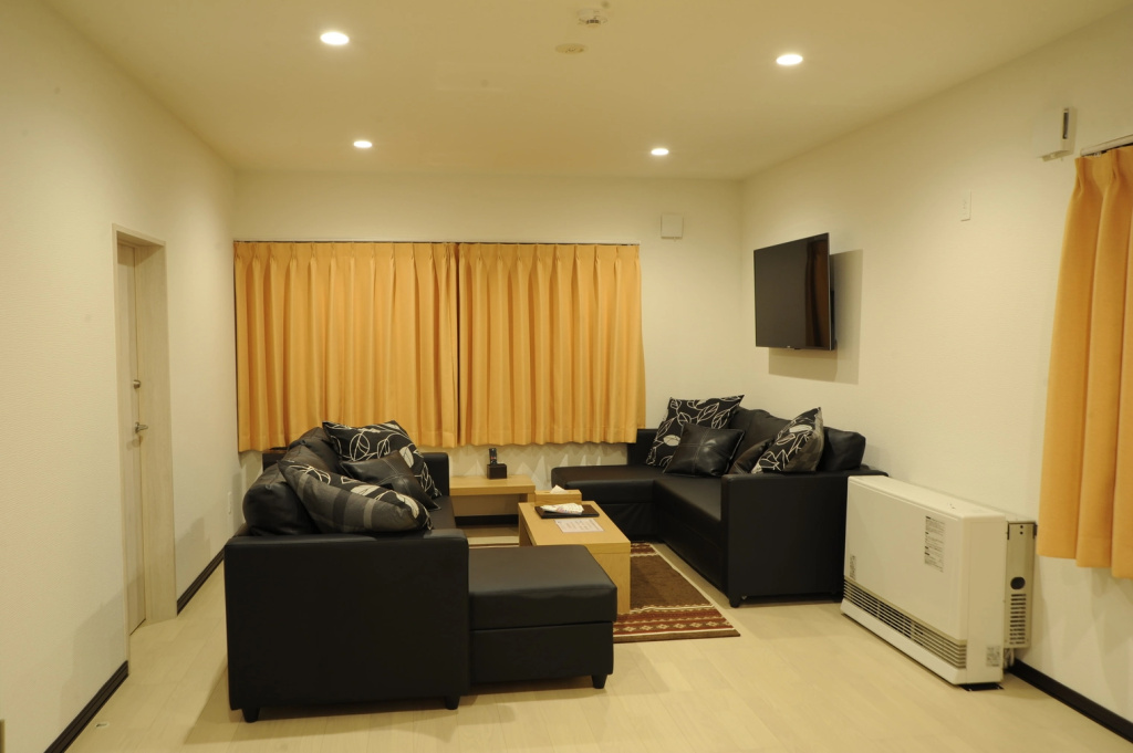2 Bedrooms Apartment