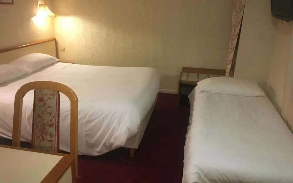 Hotel Restaurant Le Cours - Chambres