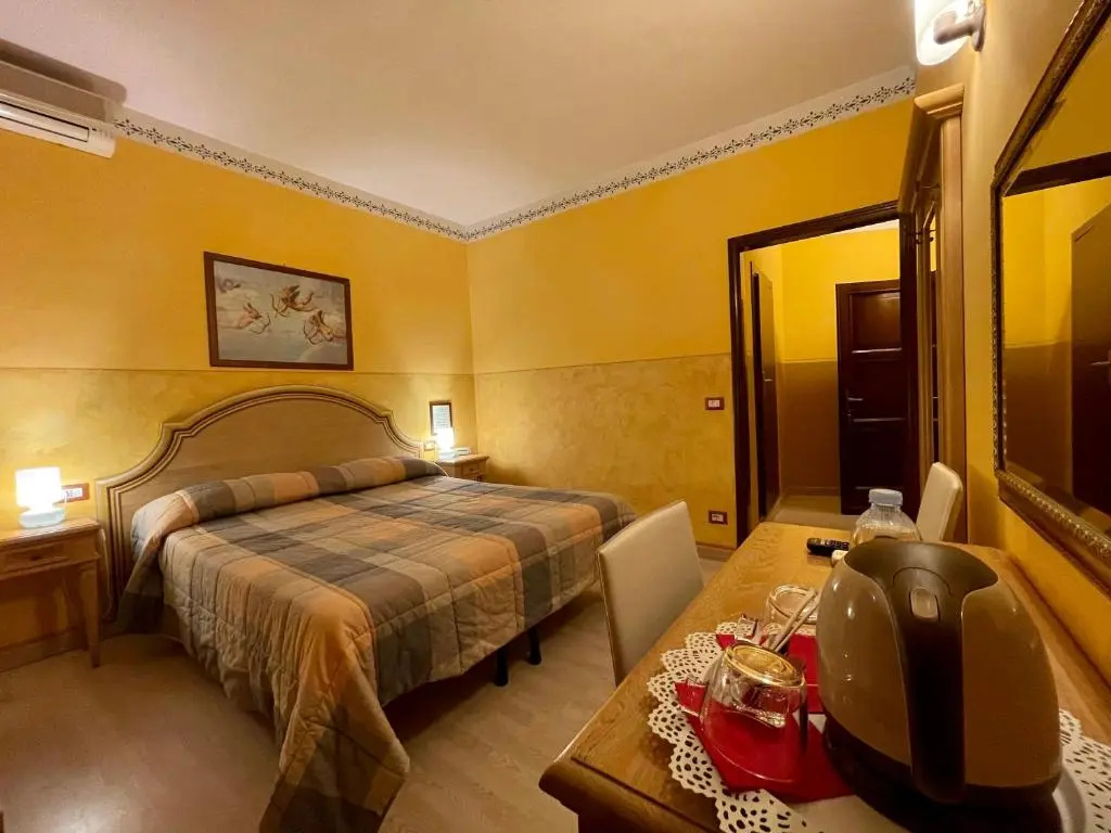Standard Double room (full double bed)
